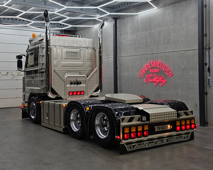 Scania 163M V8 530