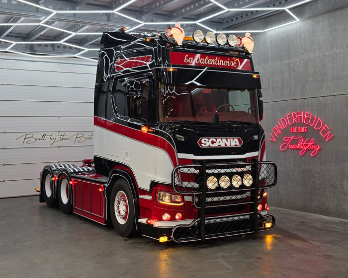 Scania 560R La Valentinoise